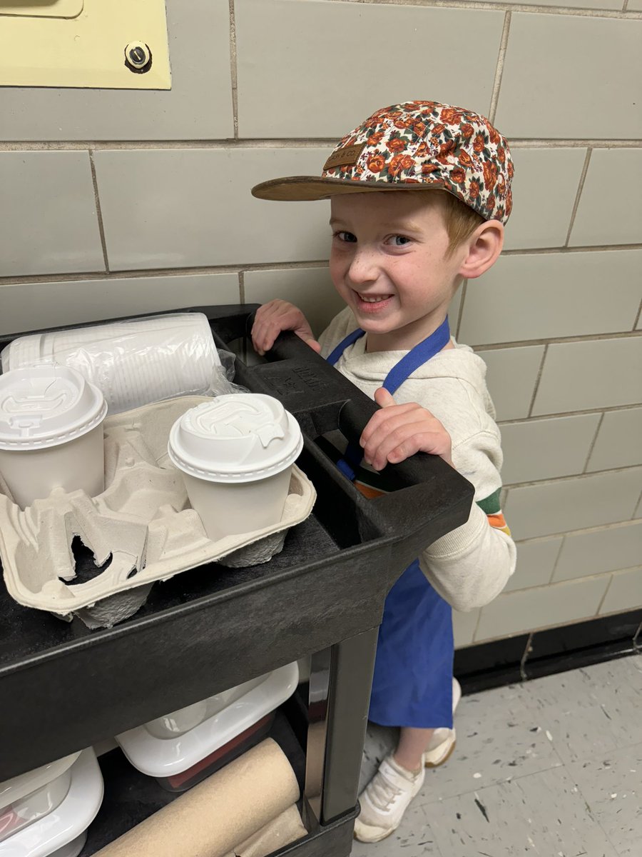 Cutest baristas ever ☕️☕️ Coffee cart Mondays are brighter with these kiddos #CASE #hmt123 #d123