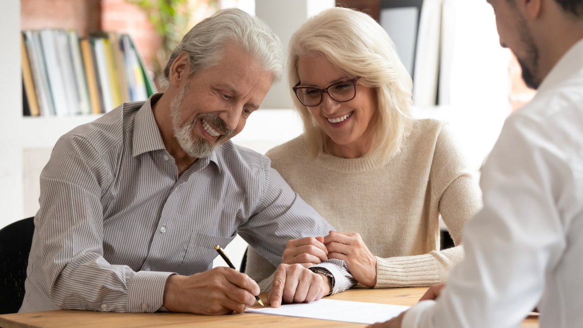 Whether you’re a #laterlifeentrepreneur or have been running a #familybusiness for generations, taking proactive steps toward your #retirementgoals is crucial.

Explore our #smallbusinessowners guide to navigating #retirementplanning: bit.ly/49F2yKW

#smallbusinessowner