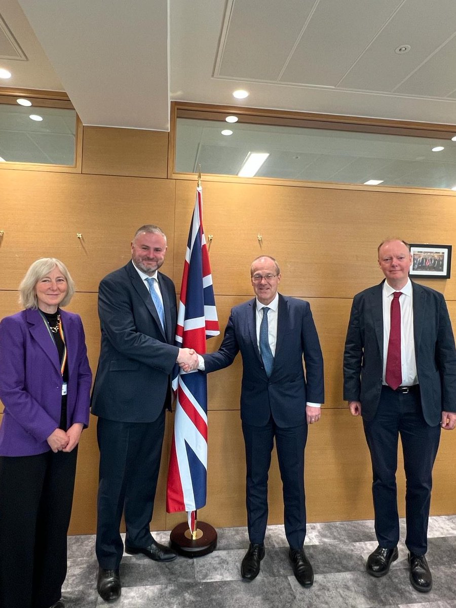 🙏 @DHSCgovuk Min. @Andrew4Pendle & @CMO_England Chris Whitty! Strong 🇬🇧 support for - @WHO+global health - Our work in Ukraine - #PandemicAgreement Strong 🇬🇧/@WHO_Europe collaboration on - AMR - National Medicines Platform - Healthy Ageing - Tobacco Control - Climate & Health