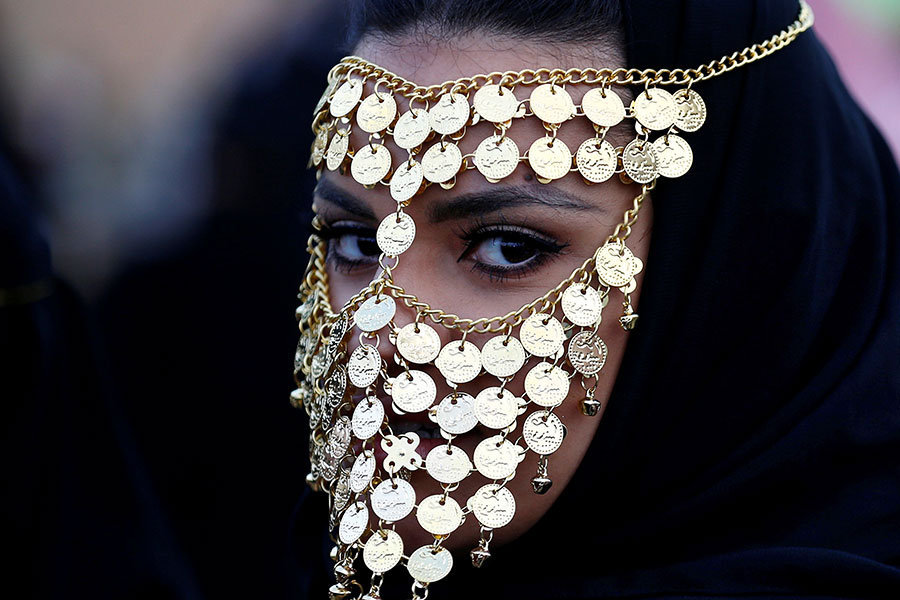 A woman attends the Janadriyah Cultural Festival on the outskirts of Riyadh, Saudi Arabia.🇸🇦

📷: Faisal Al Nasser | Reuters