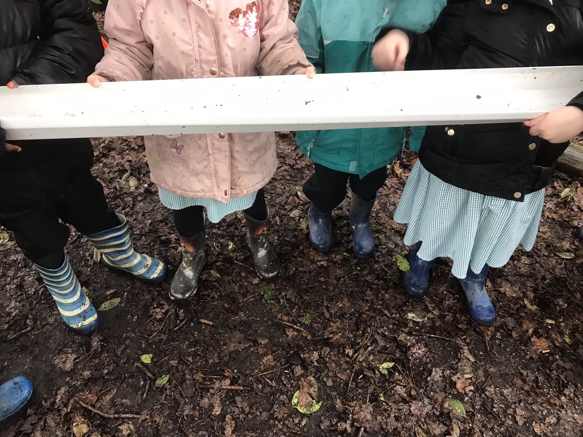 Year 1 @WoodhousePA worked hard today experiencing life as the root of a tree! It takes a lot of water to quench a tree’s thirst! 💦🌳@rootstofruit202