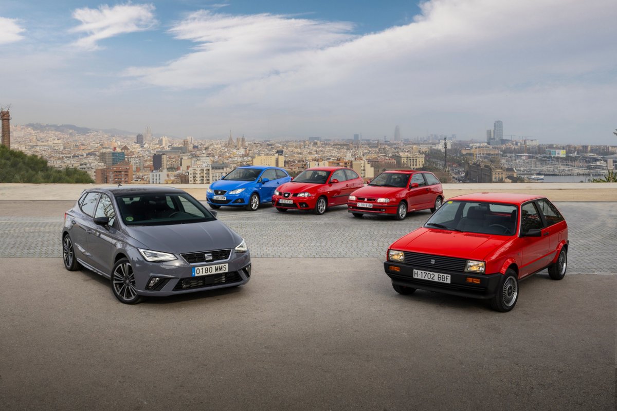 🎉 ¡Felicidades, #SEATIbiza! El icónico modelo cumple 40 años este sábado, 27 de abril. Cinco generaciones y más de seis millones de unidades vendidas del primer automóvil que #SEAT creó desde cero 🚗.

Todos los detalles ➡️ seat-mediacenter.es/SEAT-Brand/sea…