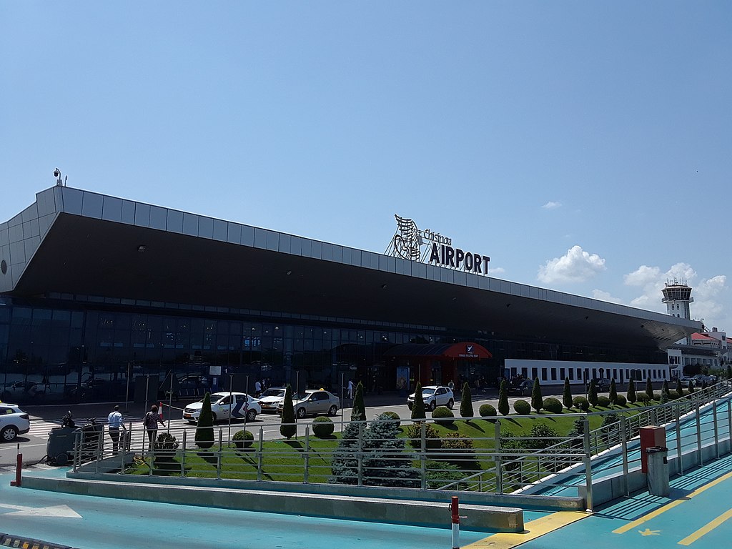 #NEWS | Moldova's Chisinau Airport saw passengers and airport staff evacuated for a second time in 2 days, after receiving a further bomb threat on 21 April.

Read more at AviationSource!

aviationsourcenews.com/airport/chisin…

#ChisinauAirport #bombthreat #AvGeek