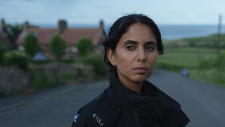 What’s on: A high-flying cop makes a mistake that lands her in a ‘punishment posting’ at a small English island. What begins as an investigation into a missing persons case uncovers a pagan cult. The Red King, tonight on Alibi at 9.00pm rts.org.uk/article/what-s…