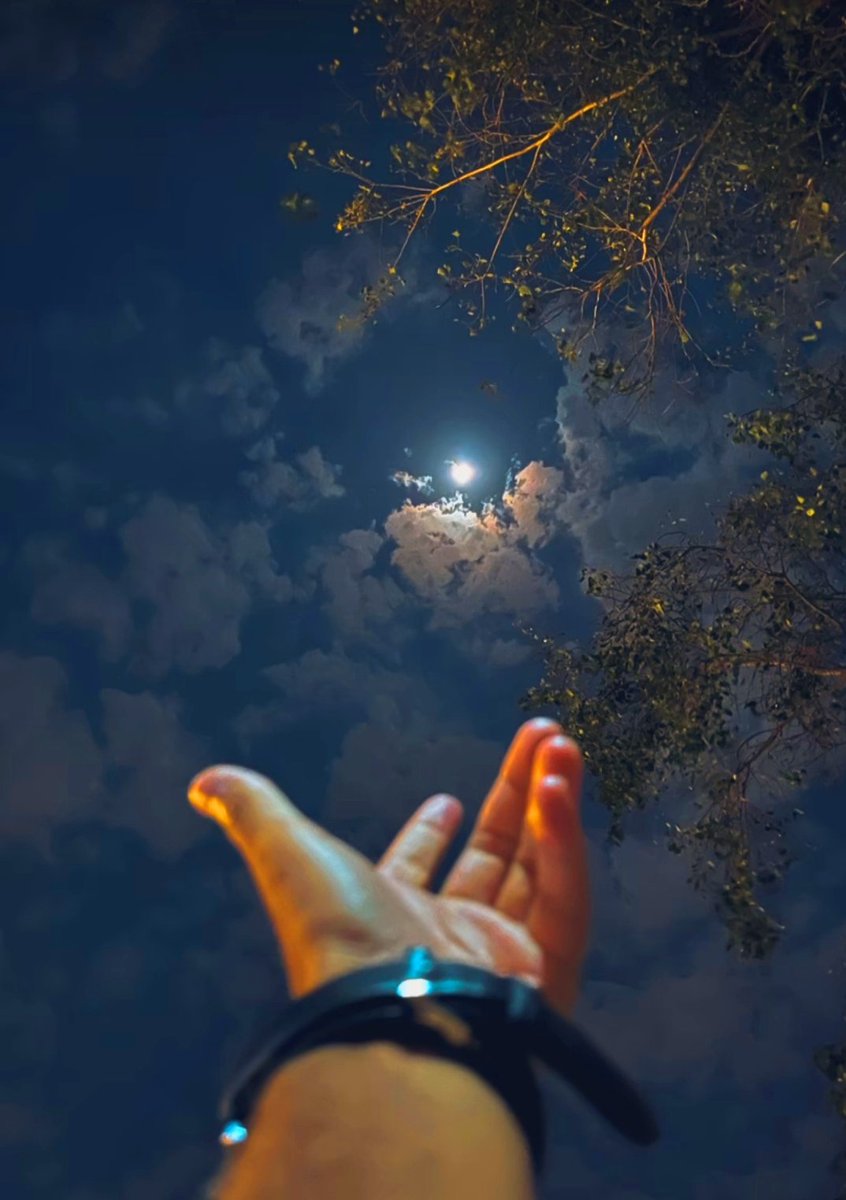 Full Moon...🫴🏼🌕
#MahavirJayanti #HanumanJayanti 
#FullMoon #Moon #Purnima