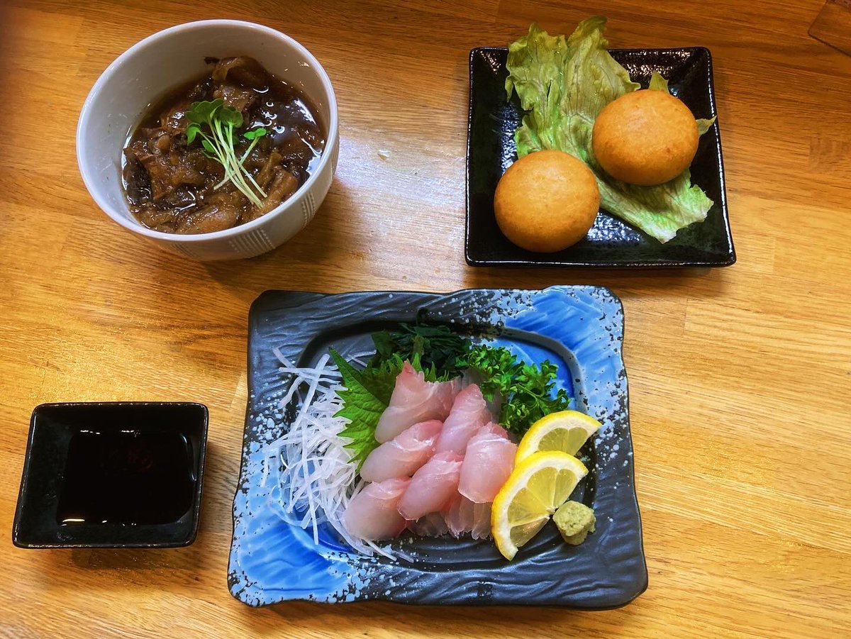 pinky5NFT's tweet photo. 居酒屋 ユーカラ　
北海道北見市北５条西３丁目
夕食は北見の居酒屋。
ヒラメの刺身、チーズいももち、知床牛のスジ煮、チーズソーセージ、たらこオニギリ。
ご馳走様でした🙏
#北見 #網走 #斜里 #九星気学 #祐気取り #北海道旅行 #パワースポット #日本 #北海道 #旅行 #絶景 #癒し #ひとり旅 #グルメ https://t.co/NPgvV6ot7X