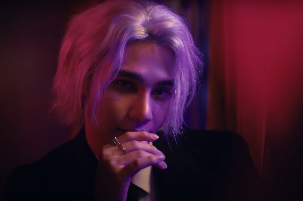 icetimicetim's tweet image. จะมาเขียนถึงคอนเสิร์ต #JeffSaturSpaceShuttleNo8 ในมุมจิตวิทยา 

‘SUNSHINE’ ขอพูดถึงก่อน เพราะเป็นองก์ที่ชอบที่สุดของการแสดง คาแรกเตอร์หนุ่ม Psychopath ผมขาว พี่เจฟทำโคตรถึง 

#JeffSaturSpaceShuttleNo8BKK
#JeffSatur
@jeffsatur