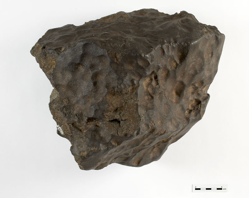 The Brasky Mass Meteorite is the largest and heaviest Meteorite to Hit Ireland and the UK in Historic Time, Geology Curator Patrick Roycroft details the history of this rock that fell to Earth in Co. Limerick #Geology museum.ie/en-IE/Collecti… #IrelandsHiddenTreasures