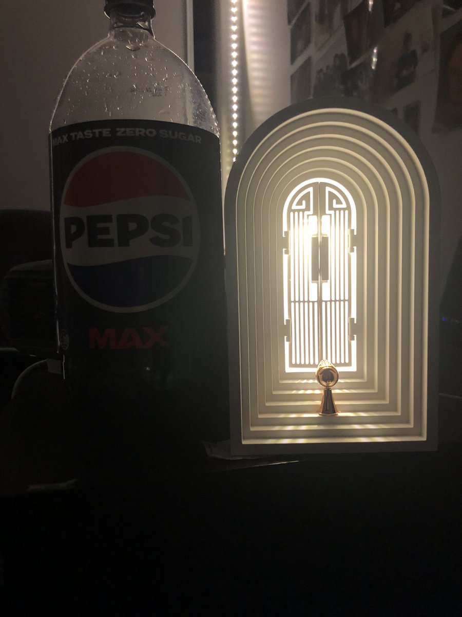 wait its small 2L pepsi max for scale