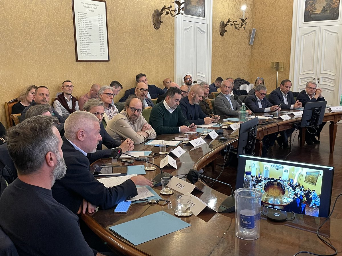 FIMCislStampa's tweet photo. #Hitachi  #Uliano #FIM 👉 l’accordo raggiunto oggi investe fortemente sulle relazioni industriali e centra la volontà del Gruppo di investire per la  gestione delle transizioni digitali e green, mettendo al centro di ogni azione di sviluppo industriale le persone https://t.co/OasaeHwPvS