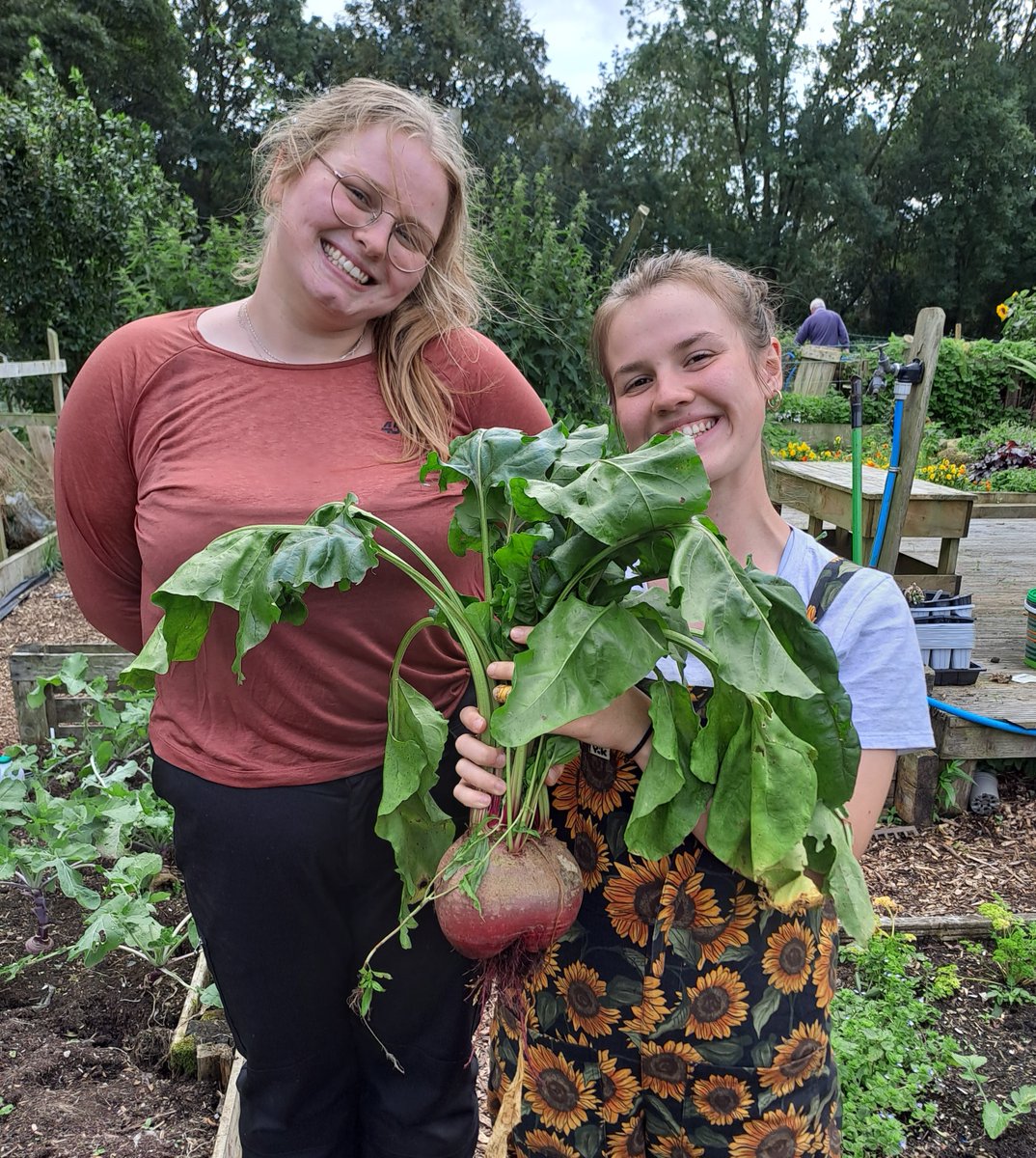 Today is 𝗘𝗔𝗥𝗧𝗛 𝗗𝗔𝗬🌏a reminder of the importance of environmental conservation & sustainability, encouraging us to come together & take action for a healthier planet & brighter future. Our work encourages just this! Get involved by📧 info@groundworkni.co.uk #EarthDay