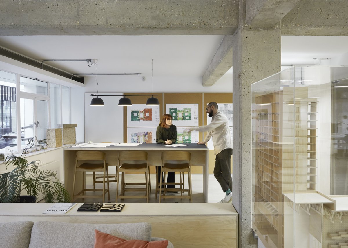 We offer affordable, flexible, fully customisable #officespacetorent in 7 locations across London &amp; the south-east. Here's how one client undertook a highly #sustainable #workspace transformation: eu1.hubs.ly/H08K51p0
Contact us today to discuss your #flexibleworkspace needs!