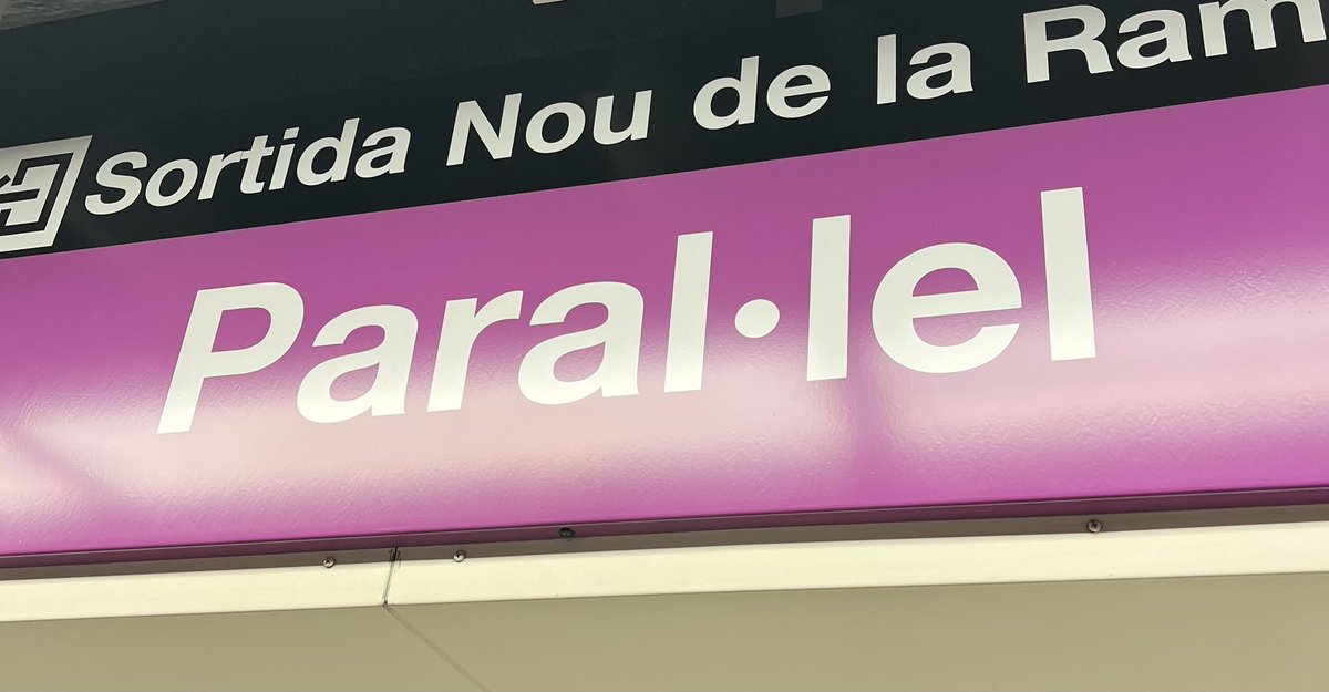 enricjardi's tweet photo. Punt volat quadrat i punt volat rodó. Al mateix pany de paret. Si ho feu expressament per fer-me patir, ho heu aconseguit, @TMBinfo https://t.co/miviZIbE58