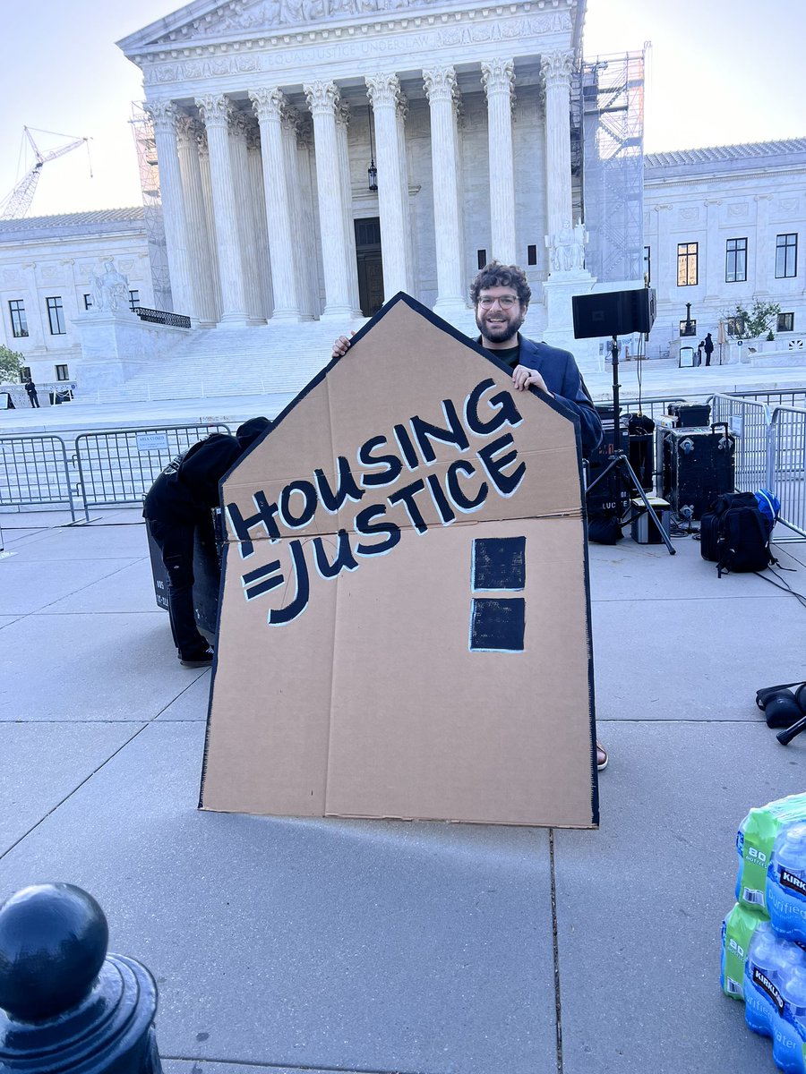 🚨🚨🚨 HOUSING = JUSTICE  #JohnsonVGrantsPass @homeless_law 👏👏👏 #HomelessnessIsSolvable