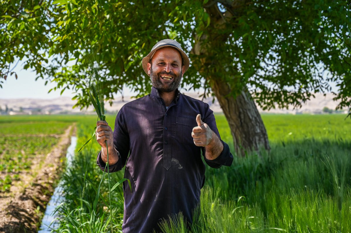 Happy #EarthDay!🌎🙏to @SRTFUND, @UNDP's rehabilitation of pumping station in #Raqqa has transformed the life of Ahmad & 298 farmers. With access to clean🌊farmers can thrive & provide for their families,↘️CO2 emissions & ↗️food security, paving the way for a sustainable tomorrow