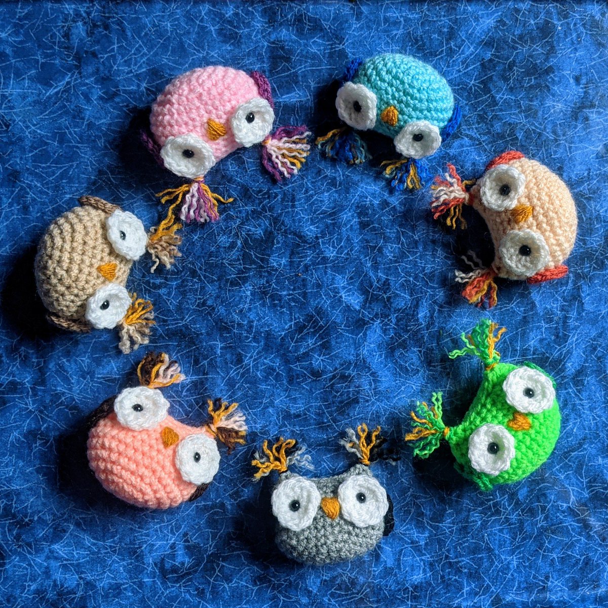 Parliament is in session!
🦉🦉🦉🦉🦉🦉🦉
sept petites chouettes
seven little owls
for #RandomActsOfCrochetKindbess #RandomActsOfKindness #RAOCK #kindness #crochet #amigurumi #owls