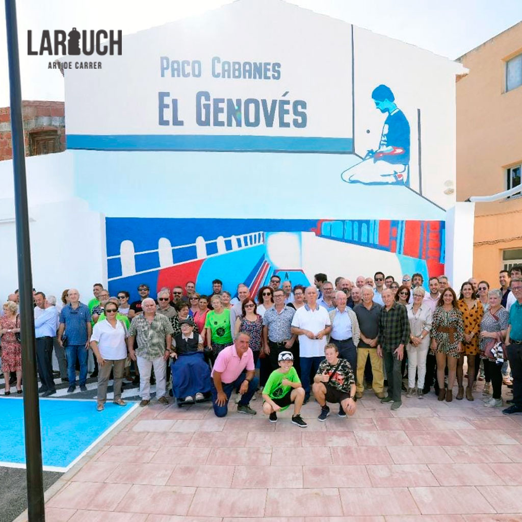 Larouchart's tweet photo. Transformar un raconet del teu poble en un punt de visita obligat abans d'entrar al trinquet del poble, és un plaer immens del que sentir-nos orgullosos. Si tens idees i algun raconet que vulgues millorar pel teu poble, contacta amb nosaltres. #Larouch #ArtDeCarrer #Genoves https://t.co/4T1DaU1ops