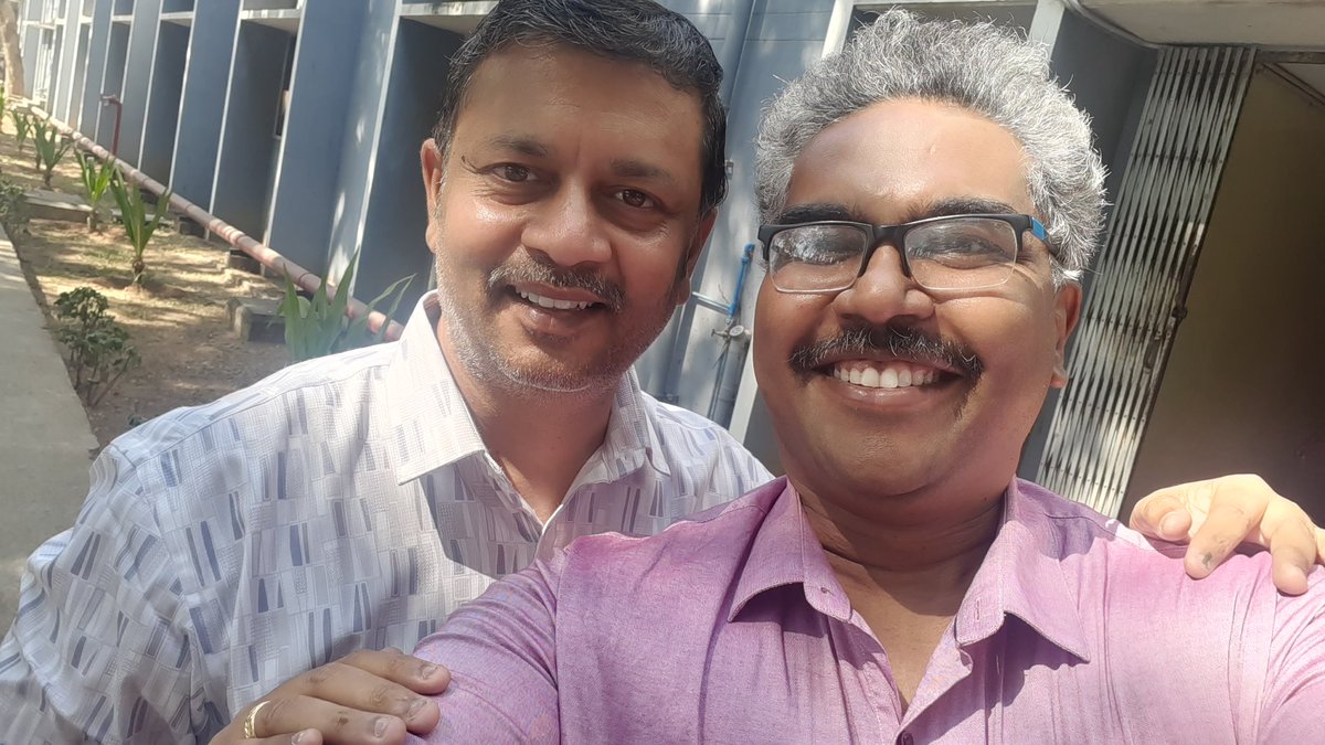 My MBBS buddy Satish, a pediatrician, who is better known as SP Choudhary in the movie industry (he produced #DriverJamuna) dropped in Bagayam to see me, while on his way from Coimbatore to Chennai.