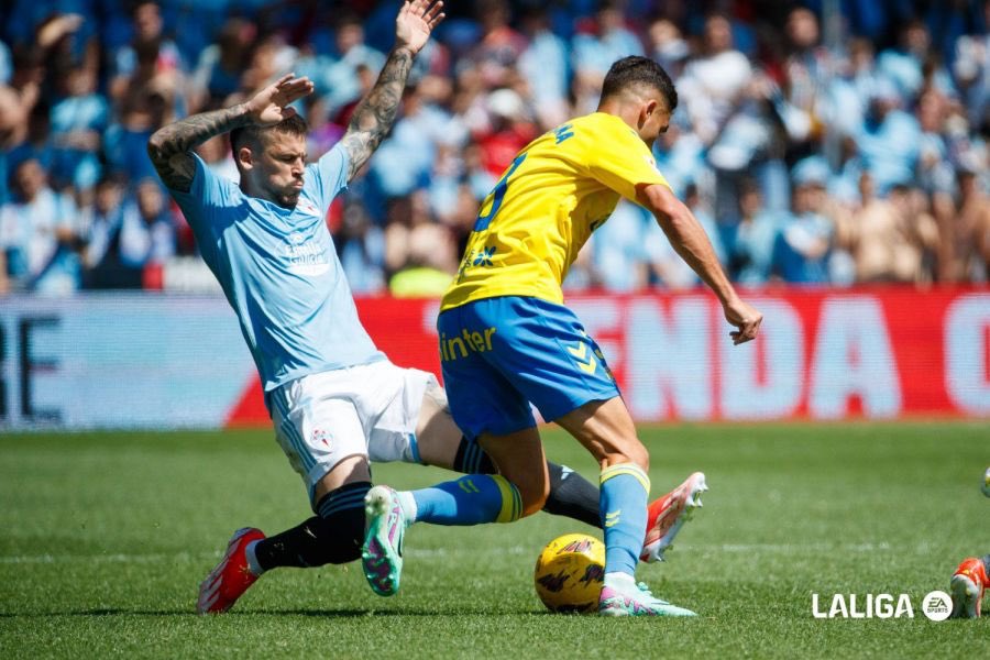 La última hora de la UD Las Palmas te la contamos de la mano de @christian_stn 💬 Whatsapp: 626 65 71 49 📻 88.2 / 98.3 (SUR) / 104.5 (LZN) 💻 radiomarcagrancanaria.com 📲 App para Android y iPhone