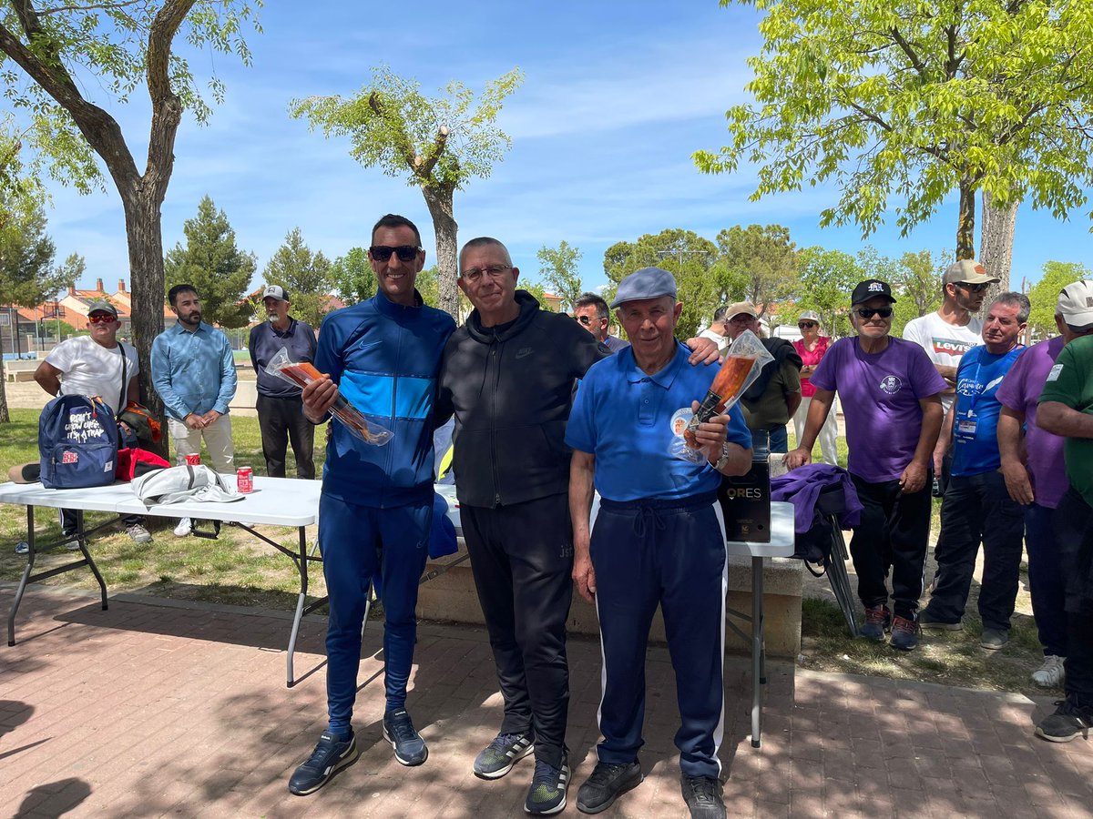 Ayto_Torres's tweet photo. El pasado sábado se celebró el I Campeonato de Petanca de Primavera de Torres de la Alameda con la participación de parejas de toda la comarca.

El alcalde @joseteblanco entregó el primer premio a la dupleta ganadora

#TorresEsElMejorPlan https://t.co/dlBv0PRR5z