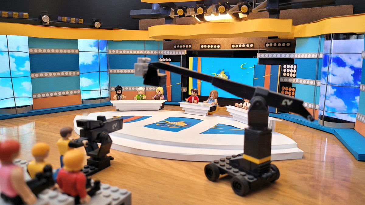 javinegromsn's tweet photo. Si se te hace corta la duración de @asieslavidatele , hazte con el juego de mesa del programa y todos sus complementos 📺🎥
#asieslvida https://t.co/XxftYorf4e