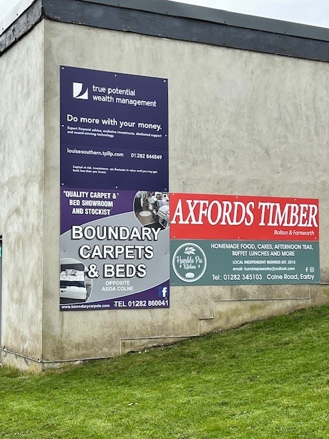 A couple of new boards went up at the weekend

Many thanks to True Potential Wealth Management and Humble Pie for your support 👏

#localsupport #earbycc #COTE