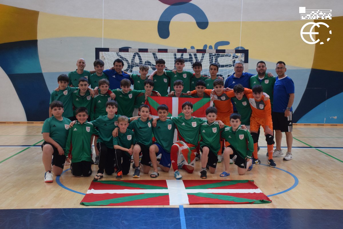 EFF_FVF's tweet photo. 📸GALERIA

🆚 @fedfutnavarra - @fedriojafutbol - @RFAF - @futbolaragon - @FCyLF 
📌Murtzia
🏆SUB-12 / SUB-14

👉https://t.co/8rWKPxKFNA

#BatzenGaituelako https://t.co/cNbwb66iqY