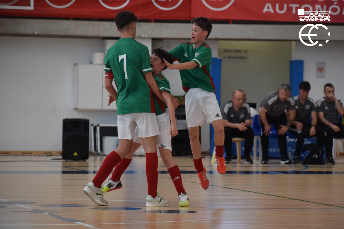 EFF_FVF's tweet photo. 📸GALERIA

🆚 @fedfutnavarra - @fedriojafutbol - @RFAF - @futbolaragon - @FCyLF 
📌Murtzia
🏆SUB-12 / SUB-14

👉https://t.co/8rWKPxKFNA

#BatzenGaituelako https://t.co/cNbwb66iqY