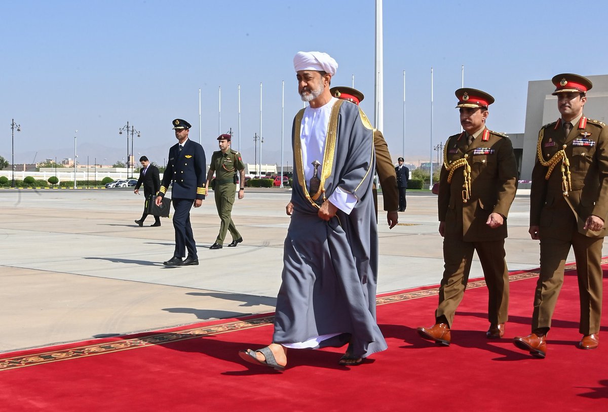 #Breaking His Majesty Sultan Haitham bin Tarik leaves for the United Arab Emirates on a two-day state visit, during which he will hold meeting with Sheikh Mohammed bin Zayed Al Nahyan, President of the United Arab Emirates. #muscatdaily #oman #omannews