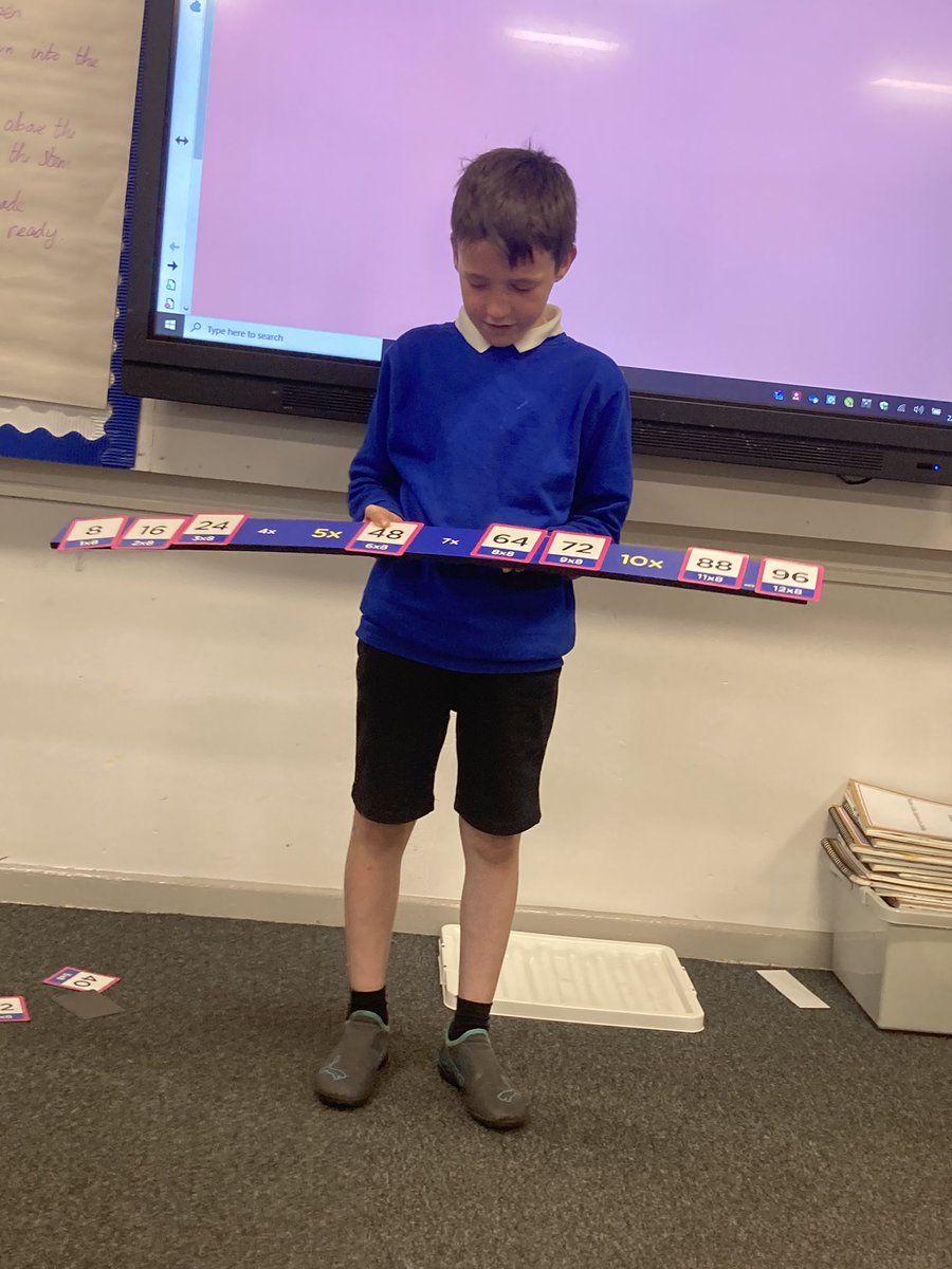TPAYear3KK's tweet photo. We love practising our times tables using our counting stick. A mini teacher led part of our session today. #TPAMaths @tablesstick @DeltaTheParks https://t.co/Q7yPtCQMey