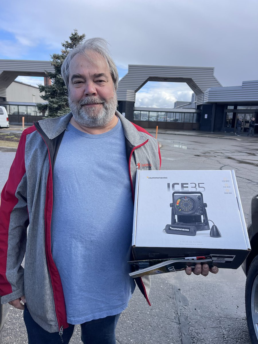 FishHardDave's tweet photo. Thanks to @golargefishruler for the donation of this Humminbird Ice 35 which was won in the draws by Andrew Lee! Andrew was & thankful for his new ice unit! Weโll see you next year Andrew! #LakeSimcoeJUMBOThrowdown #GoLargeFishRuler #DrawWinner https://t.co/SCBTaEbEPQ