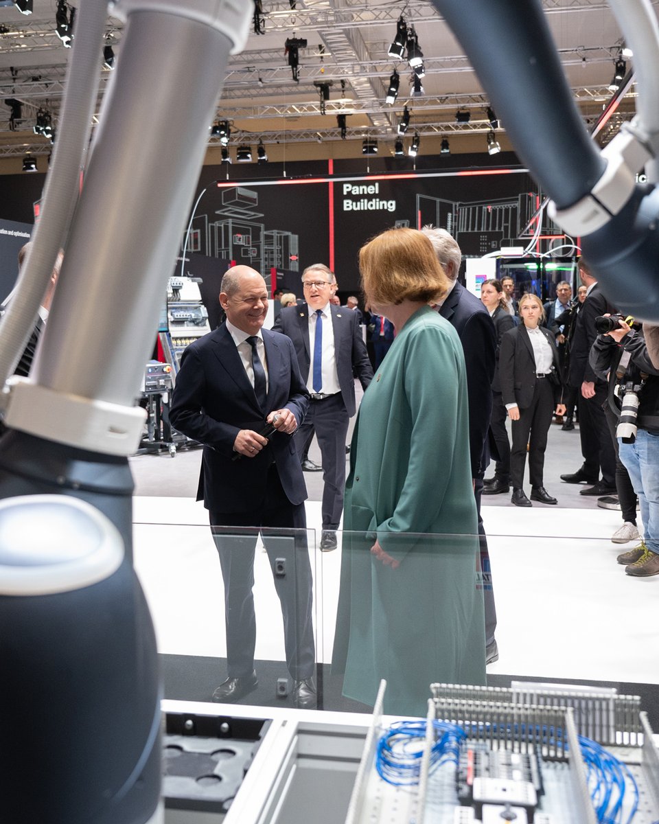 Here’s to an exciting week ahead at HANNOVER MESSE as we kick off #HM24DayOne with distinguished guests: German Chancellor Olaf Scholz and Norwegian Prime Minister H.E. Jonas Gahr Støre! 🇩🇪🤝🇳🇴