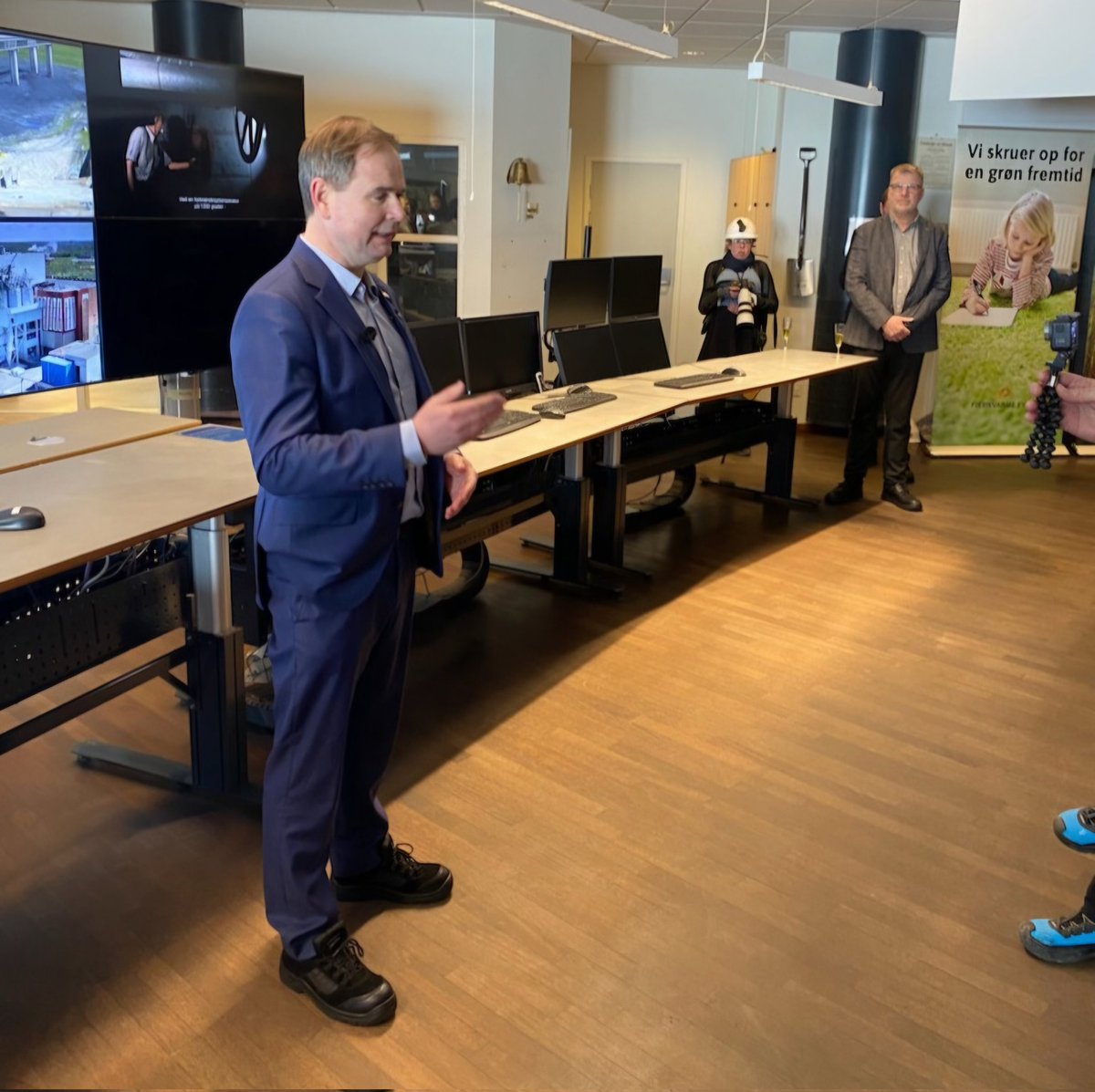 Det er en grøn milepæl der er nået. Ud med kullene og ind med mere grøn energi, siger <a href="/NWammen/">Nicolai Wammen</a>

Helt enig med Finansministeren - fremtiden er grøn 🌿
#dkgreen