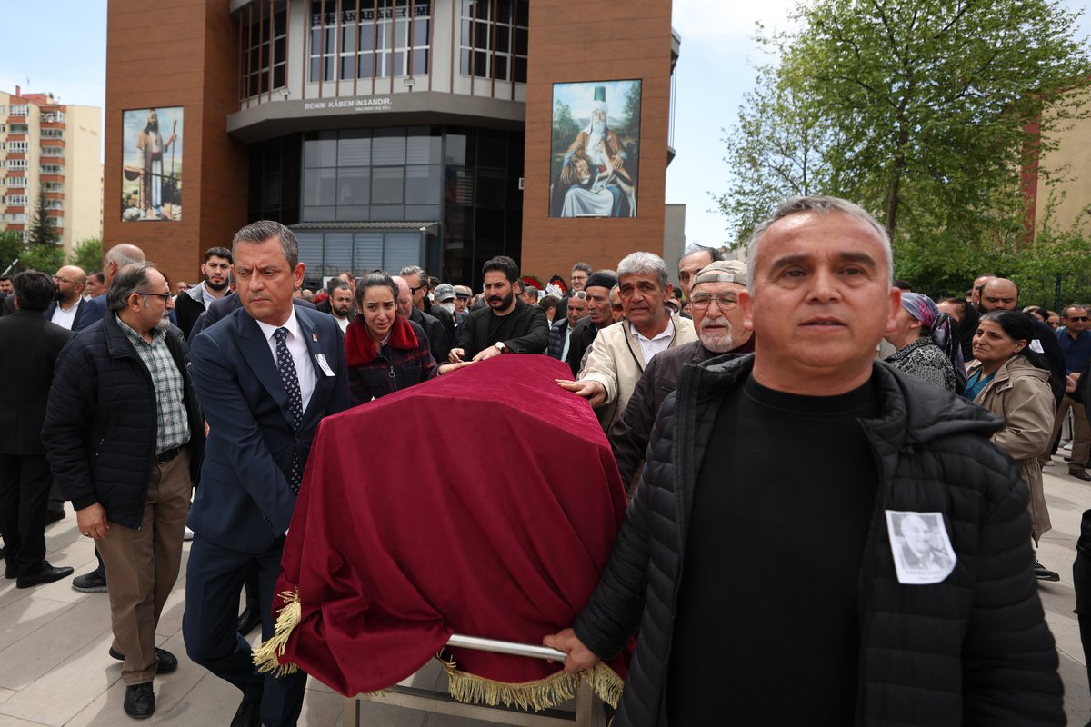 Çalışma arkadaşımız Ufuk Daştan'ın yaşamını yitiren babası Hasan Daştan için düzenlenen cenaze törenine katılarak, başsağlığı dileklerimizi ilettik.