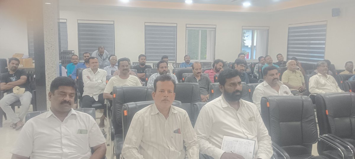 sanitationmck's tweet photo. #MC_Karimnagar has conducted meeting with #FunctionHalls #Hotels #BanqutHalls &amp; #Restuarents for Zero Waste event , Plastic Free events, &amp; Rain water Harvesting pits etc..@aclb_knr @Collector_KNR @MC_Karimnagar @PamelaSatpathy @SwachhBharatGov @RoopaMishra77 @SBMU_Telangana https://t.co/8JtIVyzKtk