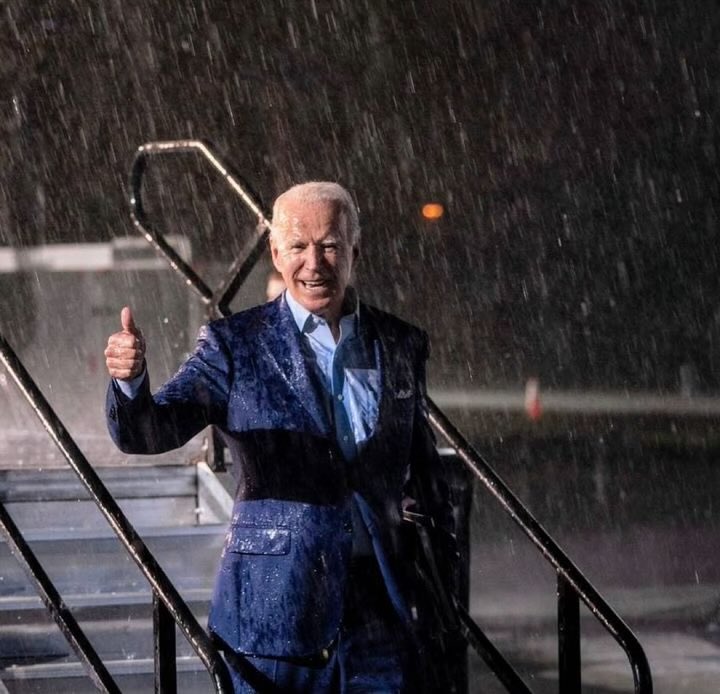 Smelly #BrokeDon cancels his rally because he’s scared the rain will melt his makeup and destroy his toupee. 

Ya’ll MAGAts really think he’s a macho, Alpha Man?

You know who’s not afraid of rain?

YOUR PRESIDENT!

#BidenHarris2024