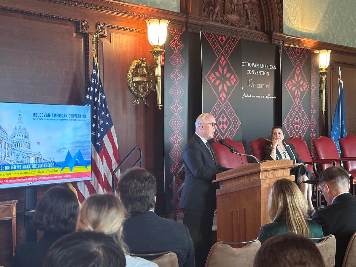 Ambassador Logsdon joined Deputy Prime Minister @MihaiPopsoi and USAID Administrator Samatha Power at the 10th Annual Moldovan American Convention (MAC). The MAC celebrates the Moldovan diaspora in North America and ways to remain connected to and invest in Moldova. @PowerUSAID