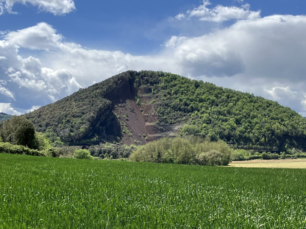 At 788m, Volcà Croscat is the highest in the Garrotxa. The north-eastern flank was quarried for construction material until the 1980s when the local population protested that their landscape was being eaten away. This led to the creation of the Garrotxa Volcanic Zone.