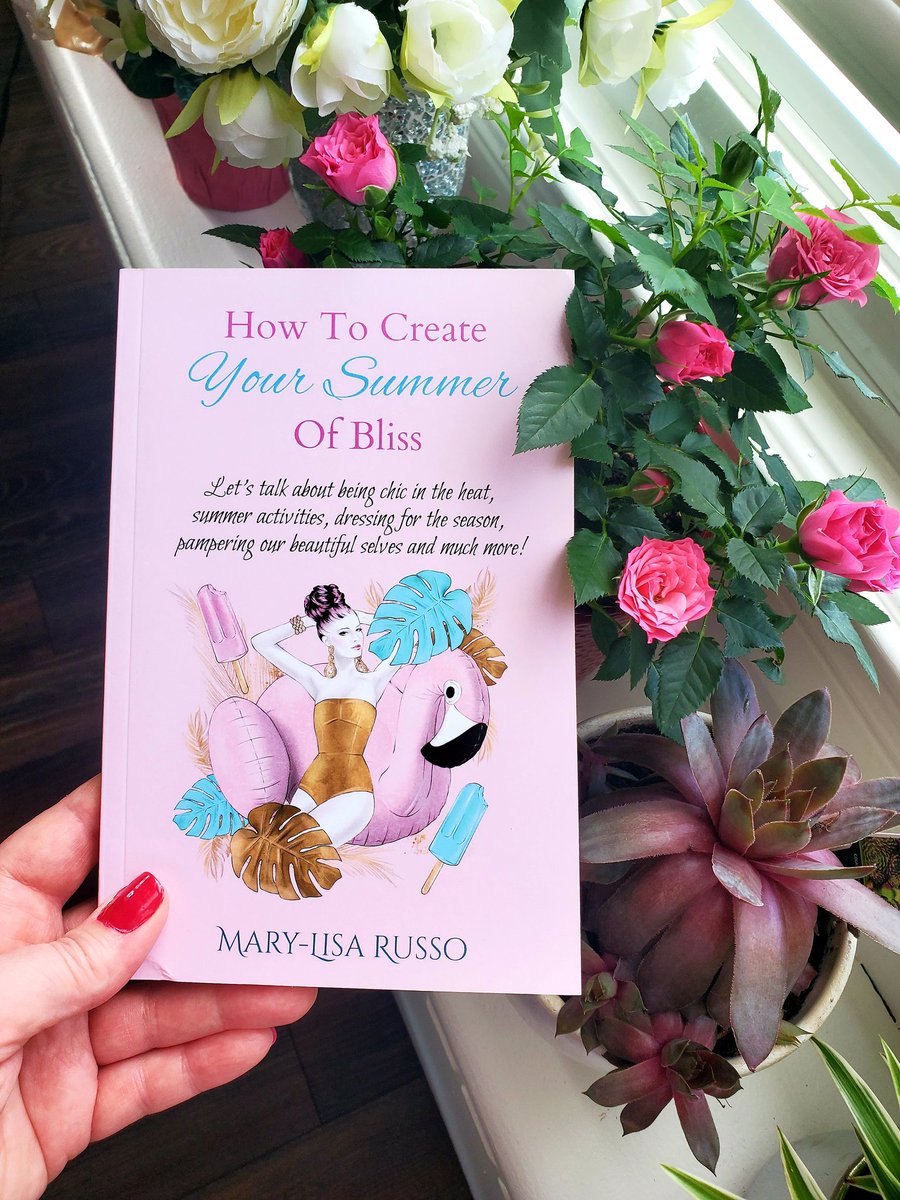 MaryLisa0's tweet image. I am a huge flower lover! Can you tell? My roses are blooming beautifully... reading, writing &amp;amp; gardening bring meaning to my simple life 📚✍📖💐🌹🌸

marylisarusso.ca 

#BooksWorthReading #SelfCareMatters #selfcare #BookBoost #booklovers #AuthorUpROAR #readerscommunity