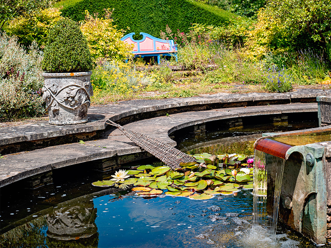 🌍Happy #EarthDay2024! 🌍 Did you know that the eco-friendly oasis of Highgrove Gardens spans 15 lush acres of organically managed land? Join us in nurturing nature's bounty on one of our spectacular Garden Tours. Book now: bit.ly/48wcSnQ