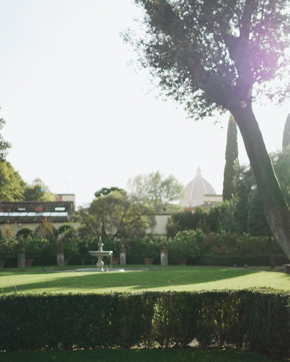 Long spring days are finally here to stay - our Gherardesca Garden is an oasis of 4 hectares where you can pamper your senses from early morning until night. Discover the botanical and historical heritage of Florence from a unique perspective. #EarthDay #FSForGood