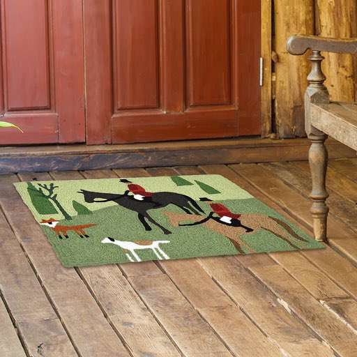 The hunt is on with this indoor/outdoor Jellybean® accent rug. Lush greens make the hounds, horses, hunters and lone fox stand out with perfect pops of color. 
#equinedivine #equinedivineonline #downtownaiken #shopsmall #jellybeanrugs #foxhunter #foxhunting #forthehome #rugs