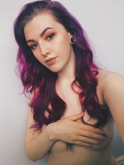 okay but dyed hair girlies are always the hottest x  https://t.co/guVbLsjyOY https://t.co/GsK5cH6JOK