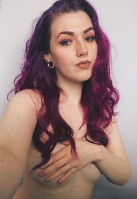 okay but dyed hair girlies are always the hottest x  https://t.co/guVbLsjyOY https://t.co/GsK5cH6JOK