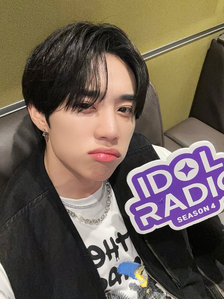 idolradiokorea tweet picture