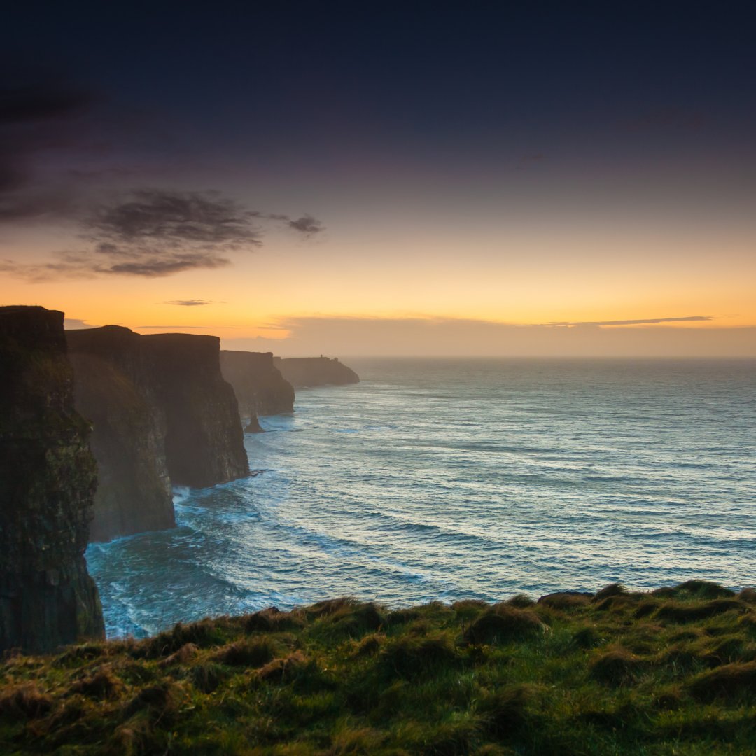 Endless vistas: Cliffs of Moher, painting Ireland's coastal beauty. 🖼️🍀

📍Cliffs of Moher, Co Clare

Courtesy of Voyagerix 

#wildatlanticway #ireland #wildrovertours   #cliffsofmoher #wildroverdaytours