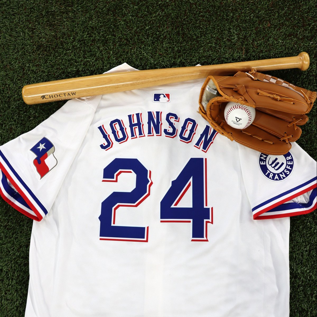 GlobeLifeField's tweet photo. WELCOME TO THE SHOW 🤠

Cody Johnson is heading to Globe Life Field alongside Jon Pardi on November 9th for the show of a lifetime! 

Head to our website for more details on venue presale and on-sale for 'The Leather Tour'.

🔗: https://t.co/QuyiTJaeIn https://t.co/oF96NVUKQA