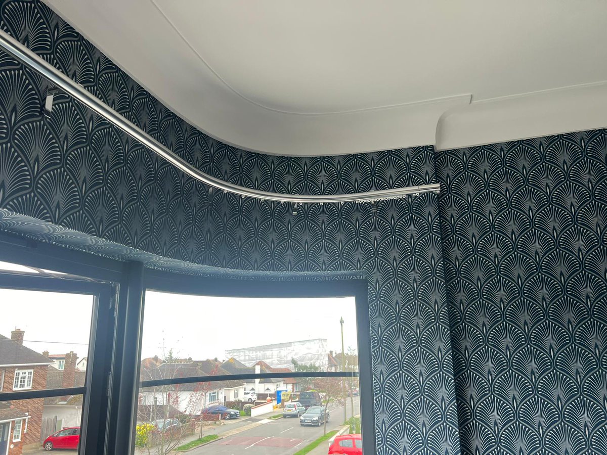 Something a bit different from the usual Blinds & Curtains install. From Silent Gliss a 30mm metropole in chrome templated and fitted with smart fix brackets and left-hand cord. Get in contact with us, connecting to the elegance and sophistication of the Metropole Curtain Pole.
