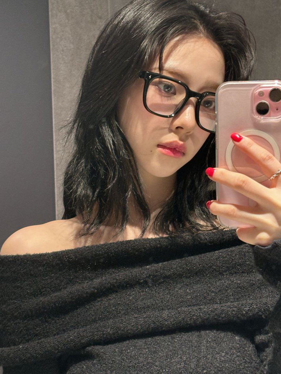 Toca fingir demencia y decir que hoy es un buen día por estar lloviendo y ser feriado. Buen lunes para mí.