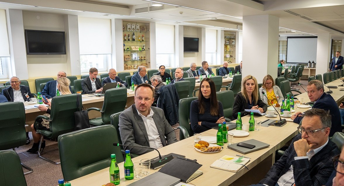 Minister @CzSiekierski uczestniczy w posiedzeniu Rady Federacji Branżowych Związków Producentów Rolnych.